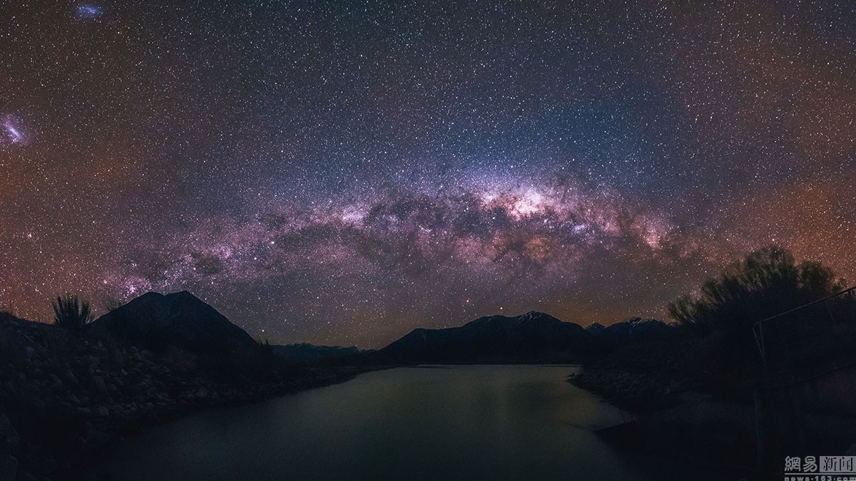 美到窒息 新西兰现绝美夜景 拱形银河似天桥 
