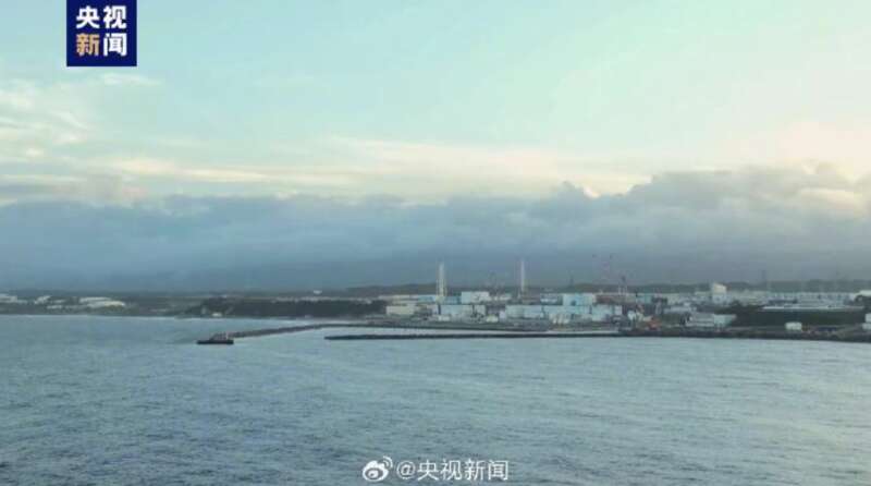 总台记者23日航拍福岛第一核电站排海口附近画面